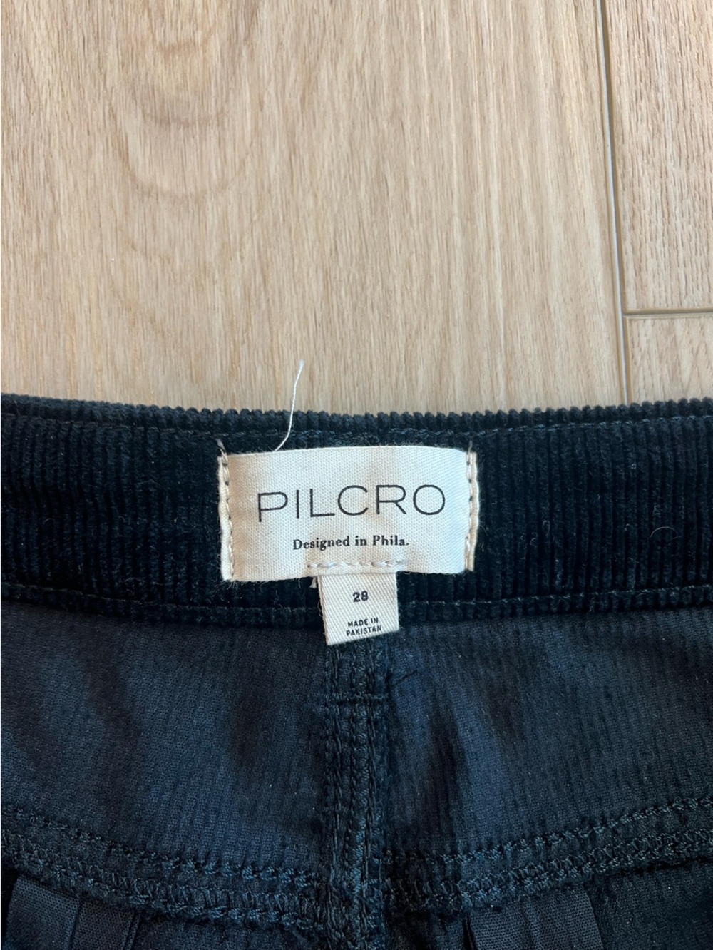 Pilcro Black Boot Cut Corduroy. Size 28 - Picture 5 of 8